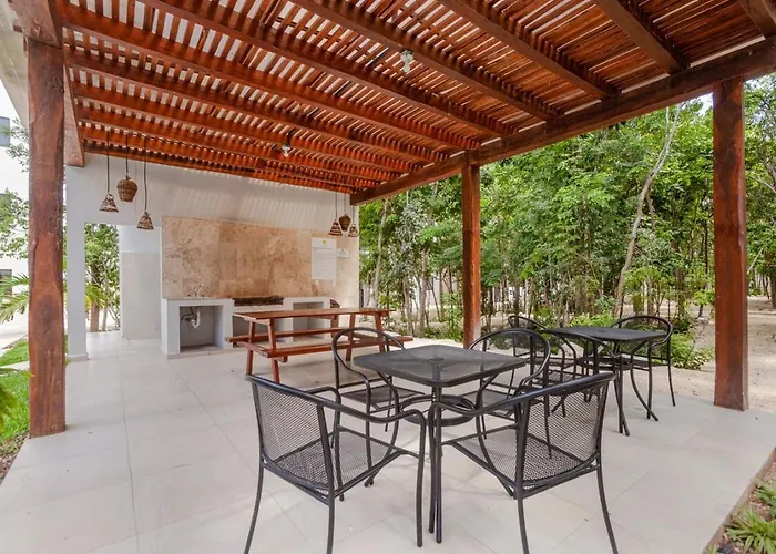 Family Retreat For 8 300 Mb 2 Gyms 6 Pools Holiday home
