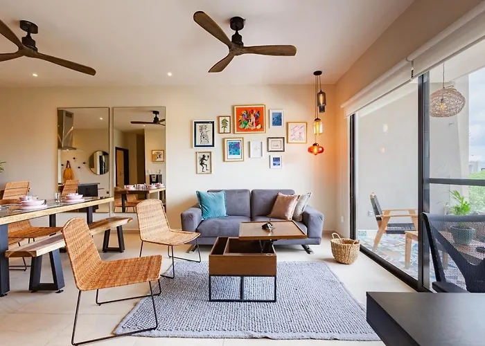 Family Retreat For 8 300 Mb 2 Gyms 6 Pools