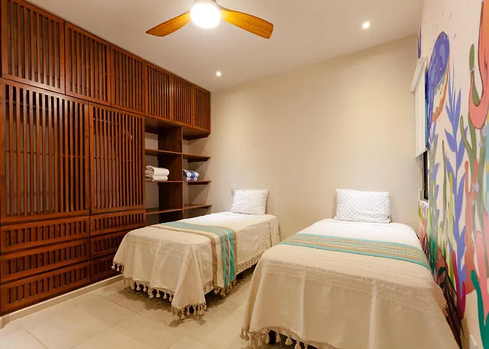 Family Retreat For 8 300 Mb 2 Gyms 6 Pools Holiday home *