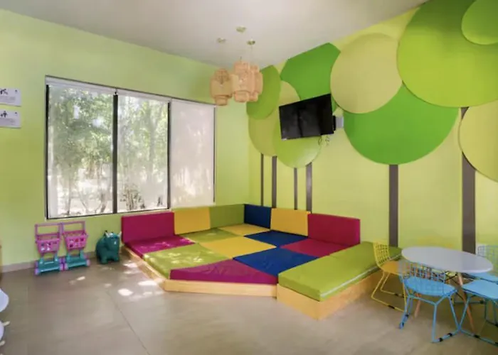 Family Retreat For 8 300 Mb 2 Gyms 6 Pools